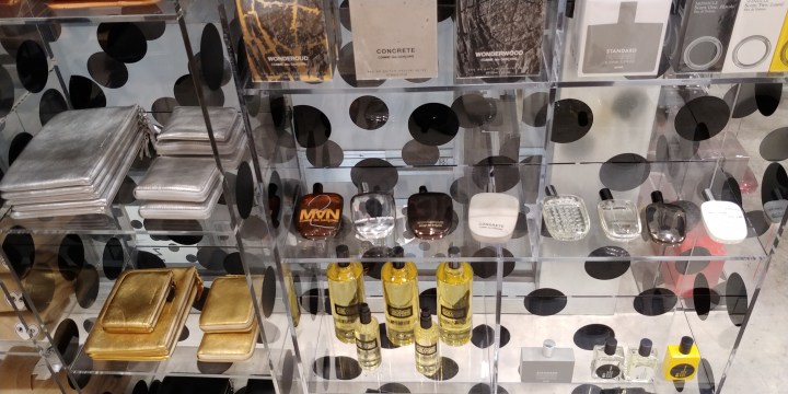 0419191216 Comme des Garçons